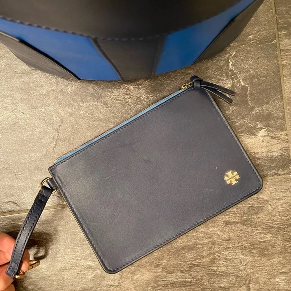 NEW Tory Burch Bucket Bag - Purse - 2 Pieces - Never Worn - Picture 7 of 9